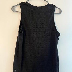 Lululemon Breeze By Muscle Tank II - Size US 6 (M)